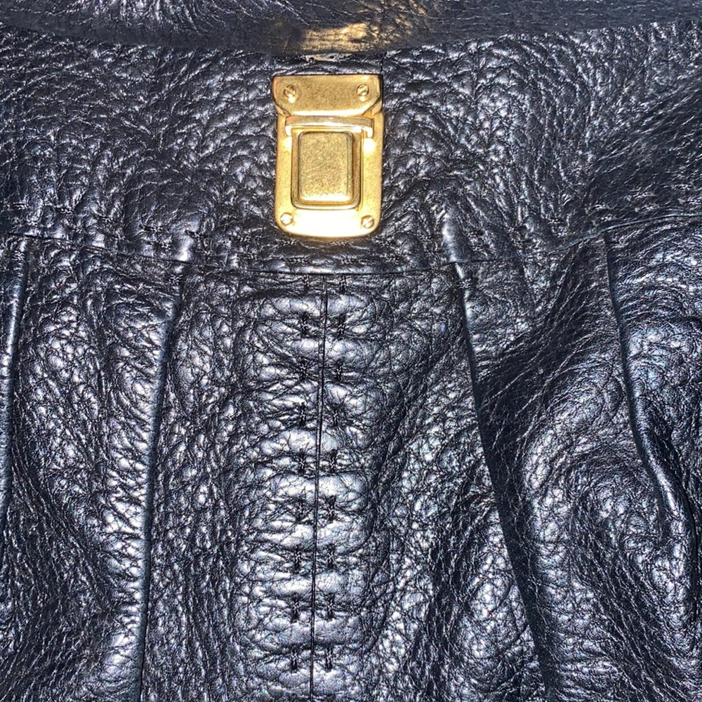 Valentino Garavani Black Leather Shoulder Bag - Picture 6 of 14
